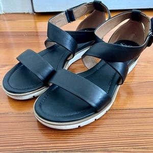Sofft Mira black women’s sandals, sz 10m, Velcro closure